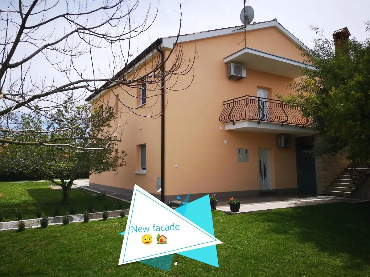 Apartment R & Z-Brand New Family Apartment With A Spacious Yard 파자나 크로아티아